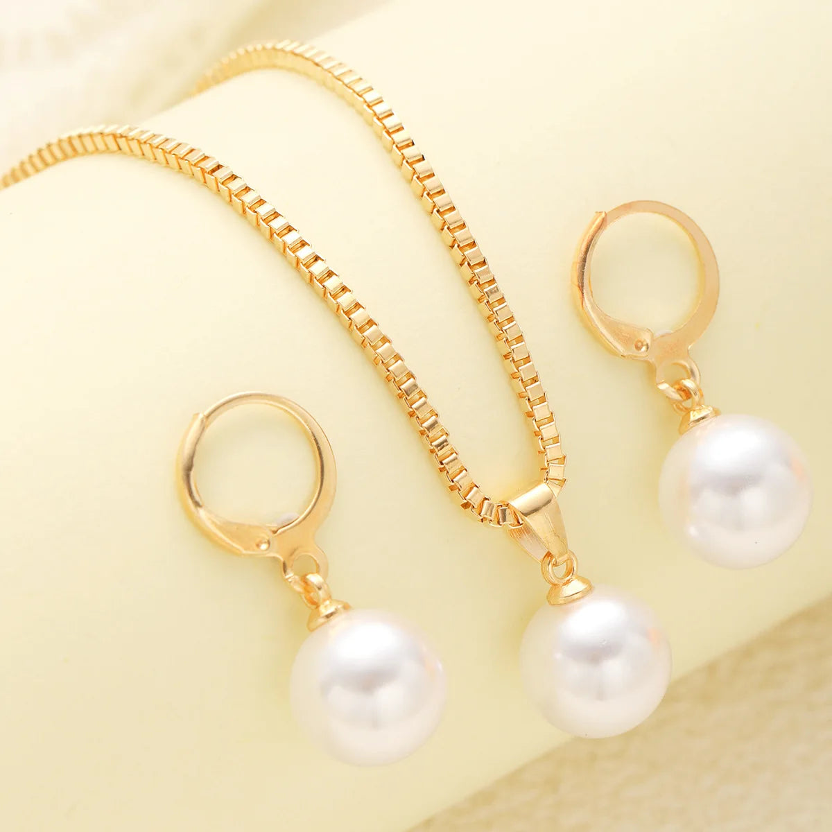 Elegant Pearl Jewelry Set
