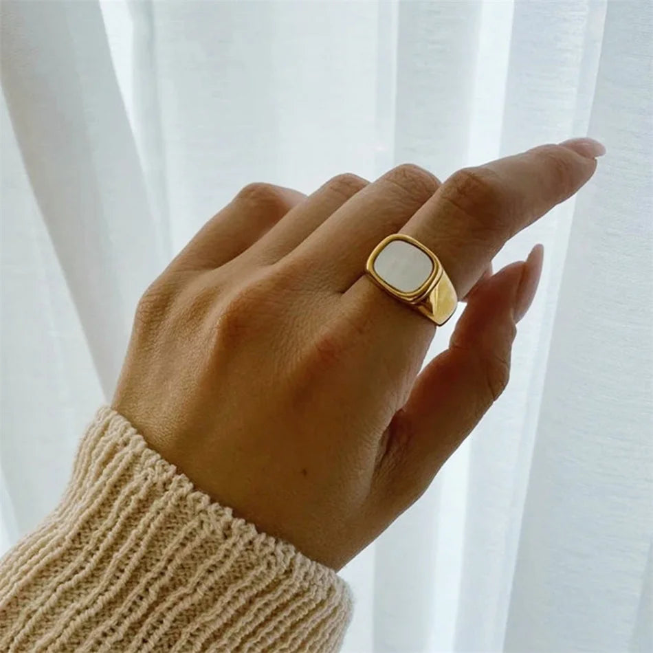 Vintage Shell Statement Ring