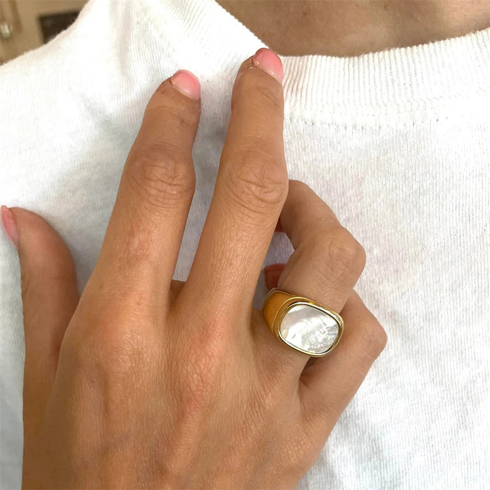 Vintage Shell Statement Ring