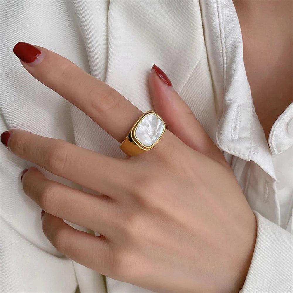Vintage Shell Statement Ring